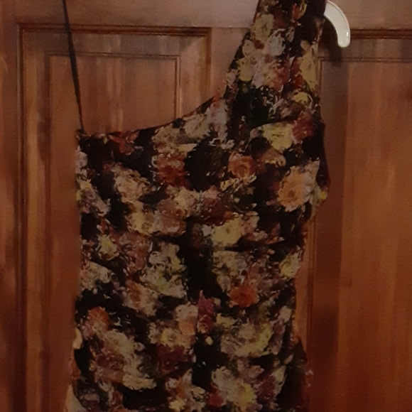 Dress - Picture 7 of 8